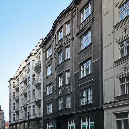 Daire Women's Hall Of Fame Prag